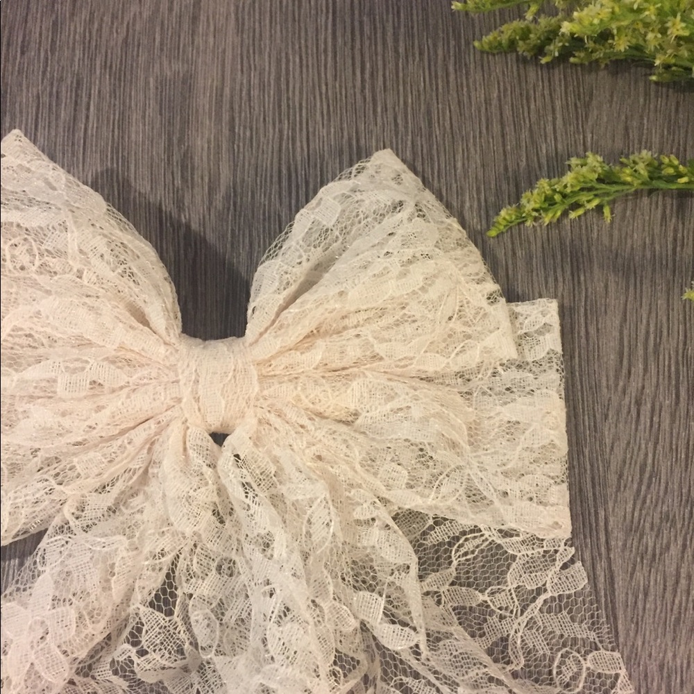Lace hair bow with clip, hair bow for wedding - Picture 2 of 3
